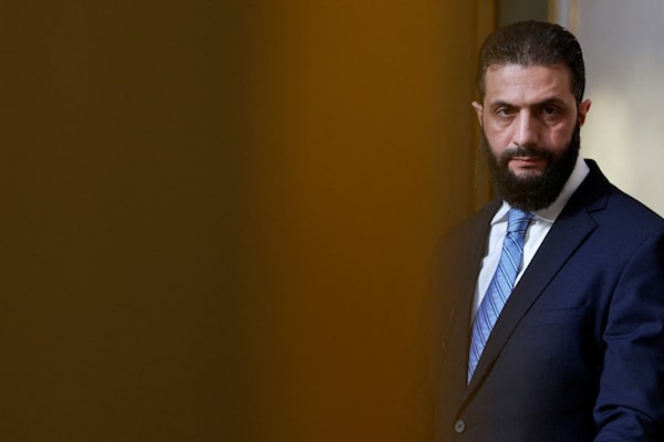 لم يكُن القرار مفاجئاً في ظل المطالبة العراقية بعدم استضافة الشرع (أ ف ب)