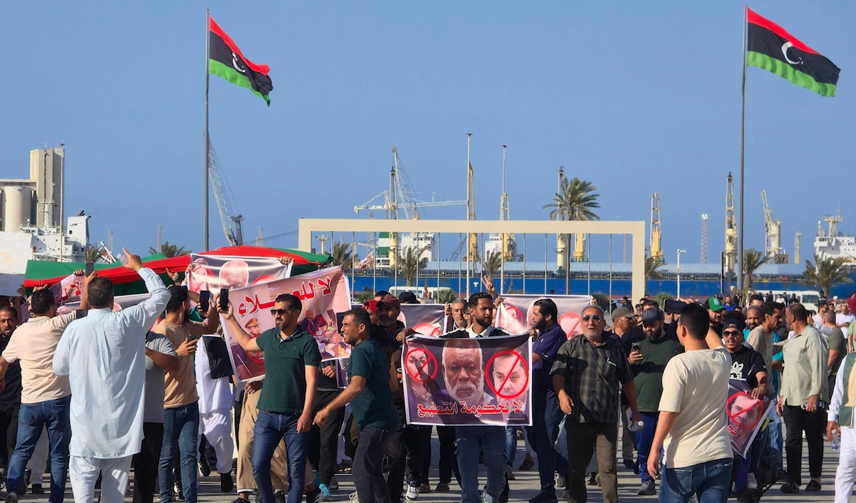 يعوّل صالح على التصدّعات الحالية بين الدبيبة والمنفي، والانقسام في مواقف التشكيلات المسلحة داخل طرابلس، لتسويق طرحه (أ ف ب)