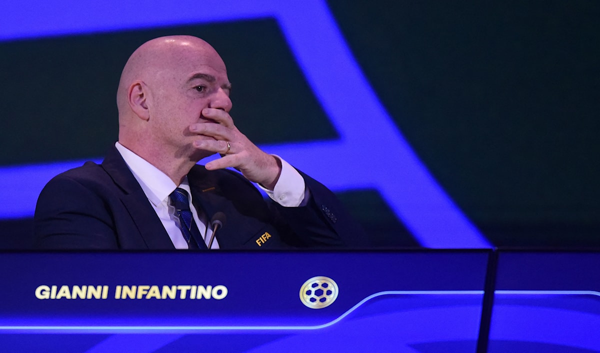 أدّى تأخّر إنفانتينو إلى انسحاب العديد من ممثلي الاتحادات الأوروبية ورئيس (ويفا) ألكسندر تشيفرين (أ ف ب)