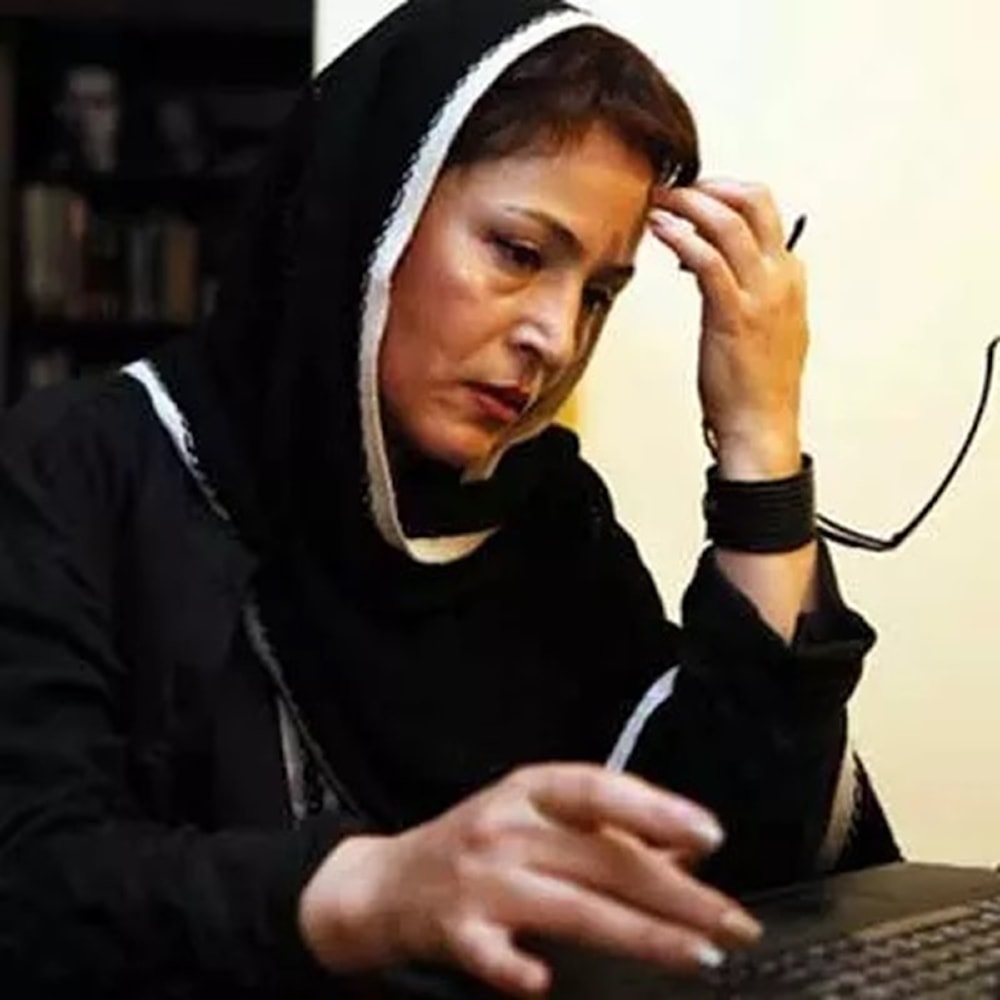 تسرّبت إشارات ترجّح فرضية انتحارها.