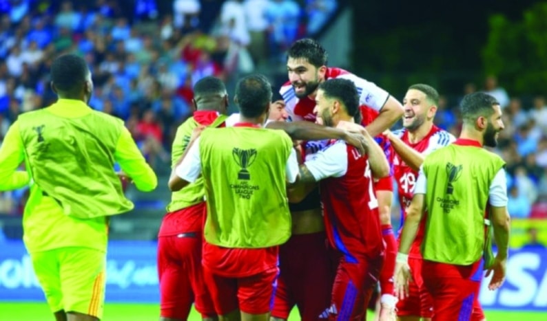 فاز الشارقة على ليون سيتي سايلرز السنغافوري 2-1 في المباراة النهائية (ويب)