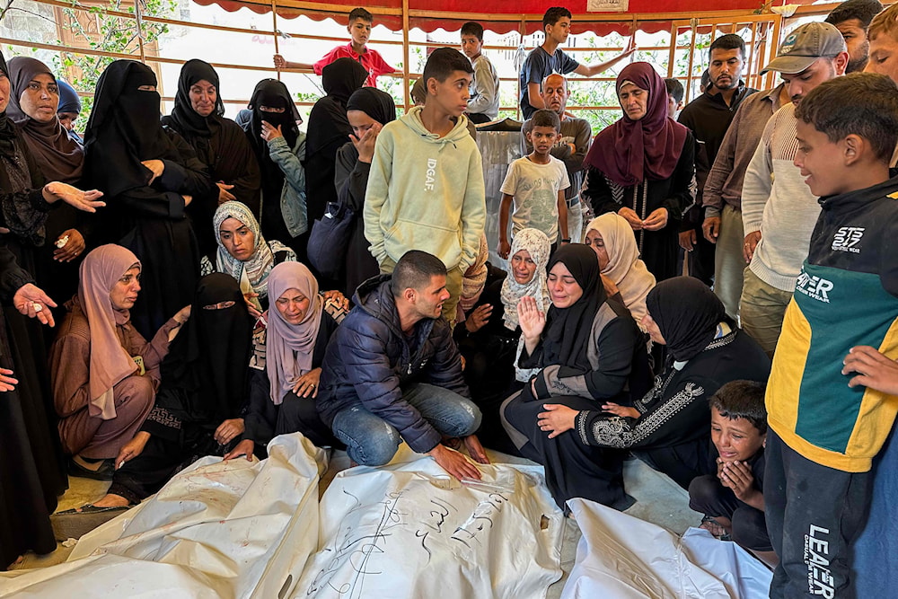  أدت الغارات الإسرائيلية إلى استشهاد أكثر من 150 فلسطينياً منذ فجر أمس (أ ف ب)