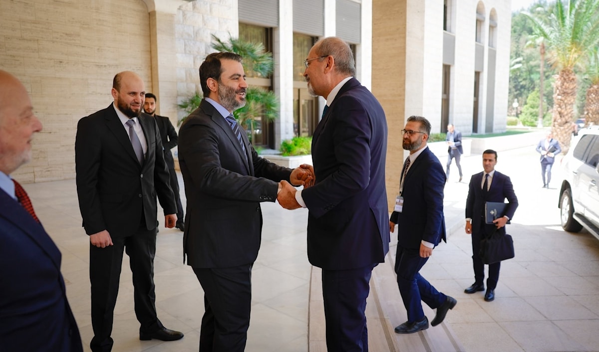 هنّأ الصفدي سوريا برفع العقوبات الأورزبية والأميركية عنها (من الويب)