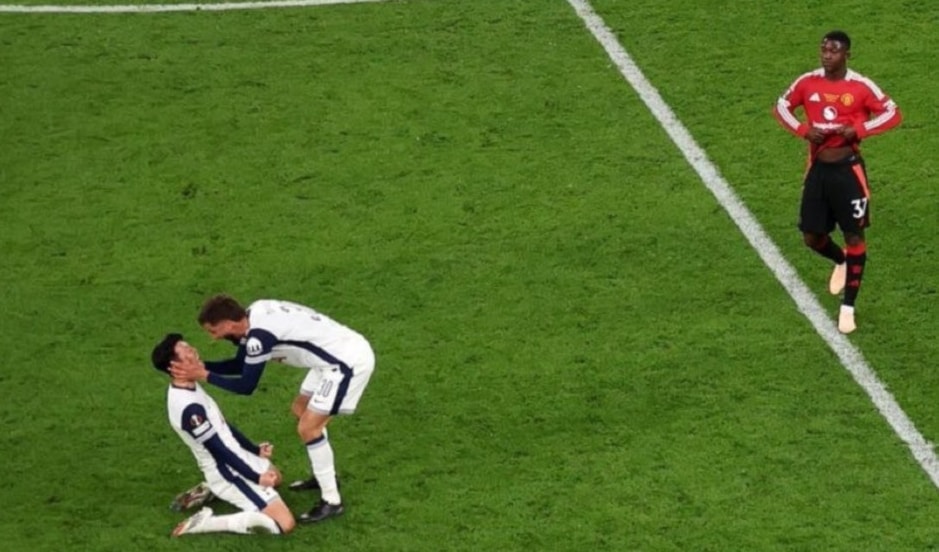 تُوّجَ توتنهام بأول ألقابه الكبرى منذ تغلبه على جاره تشيلسي 2-1 في مسابقة كأس الرابطة عام 2008.