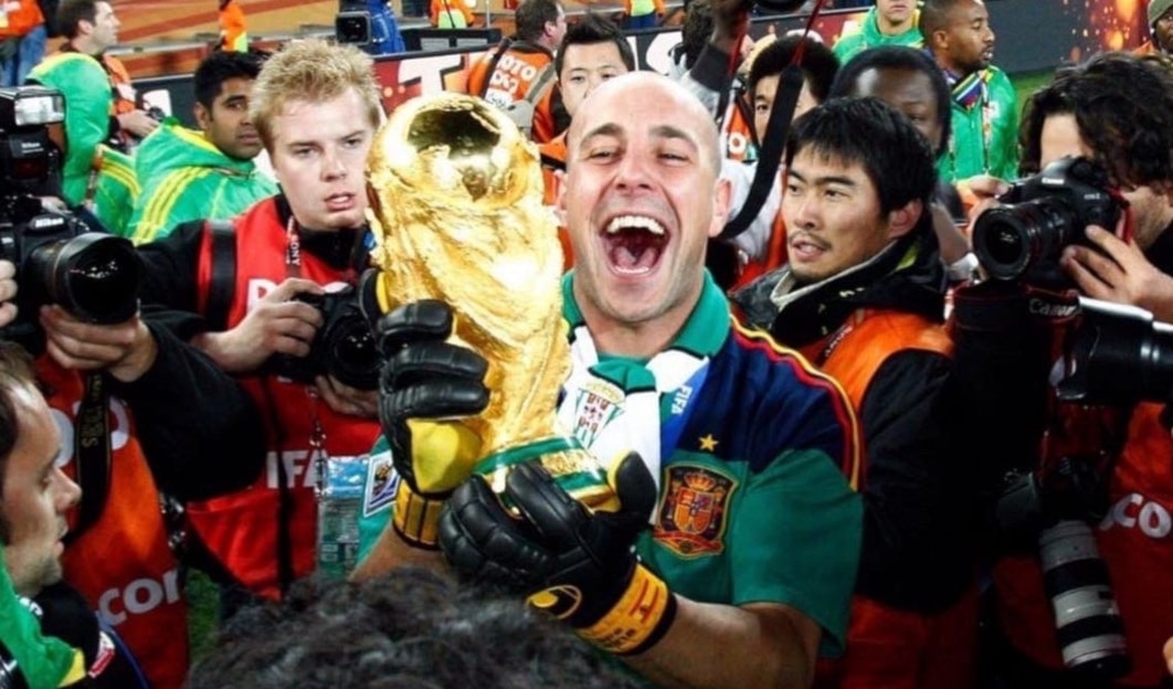 شاركَ رينا في تتويج المنتخب الإسباني بلقب كأس أوروبا 2008 و2012 وكأس العالم 2010.