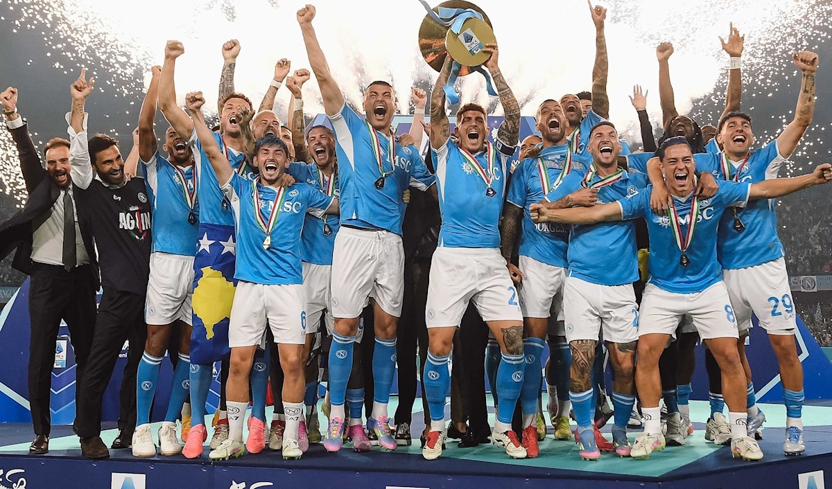 هذه المرة الثانية فقط التي يُحسم فيها لقب الدوري الإيطالي في المرحلة الأخيرة خلال الأعوام الـ15 الماضية.