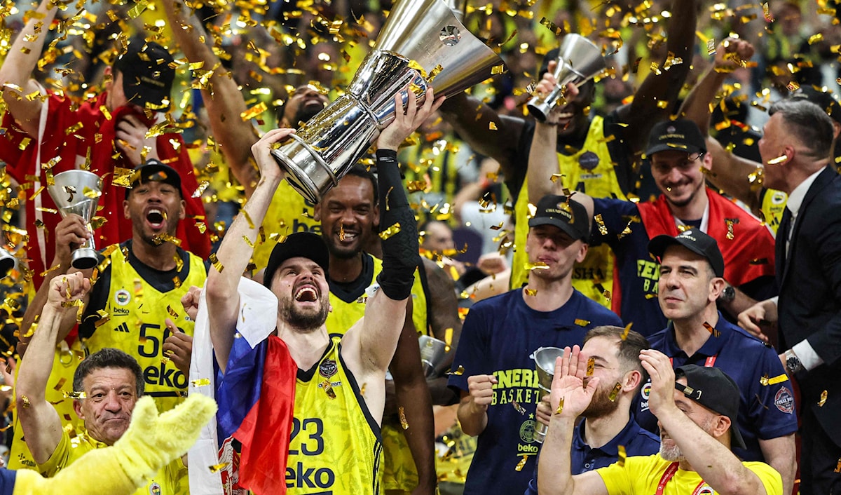 فازَ فنربهتشه على موناكو الفرنسي 81-70 في المباراة النهائية لبطولة «يوروليغ» لكرة السلة.