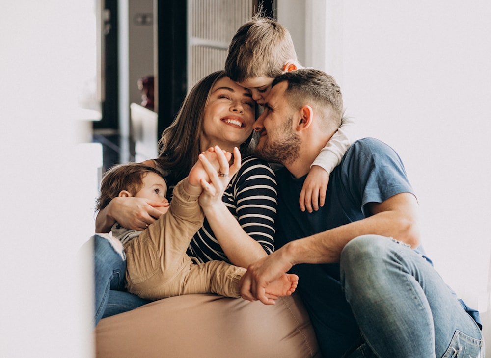 تلعب الأسرة دوراً محورياً في العلاج لدى الأطفال.