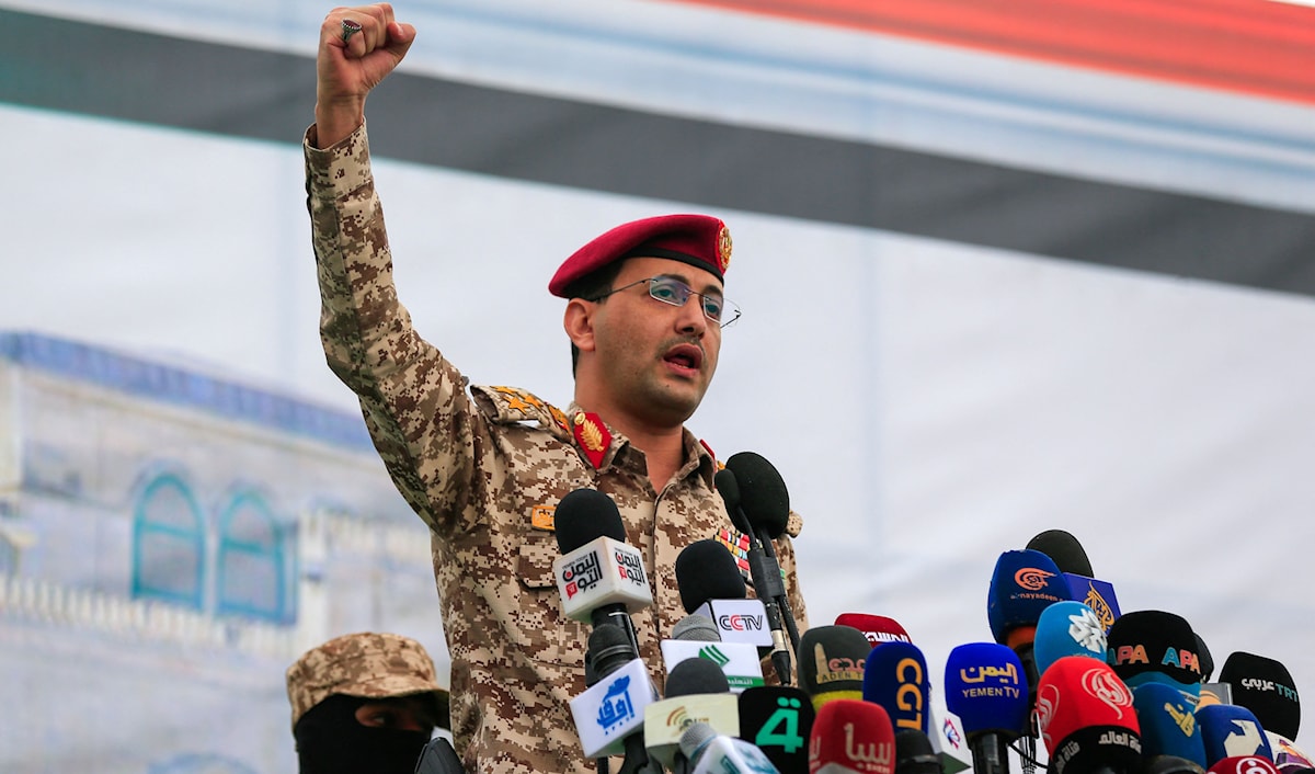 دعا سريع شركات الطيران إلى إلغاء كافة رحلاتها إلى مطارات العدو (أ ف ب)