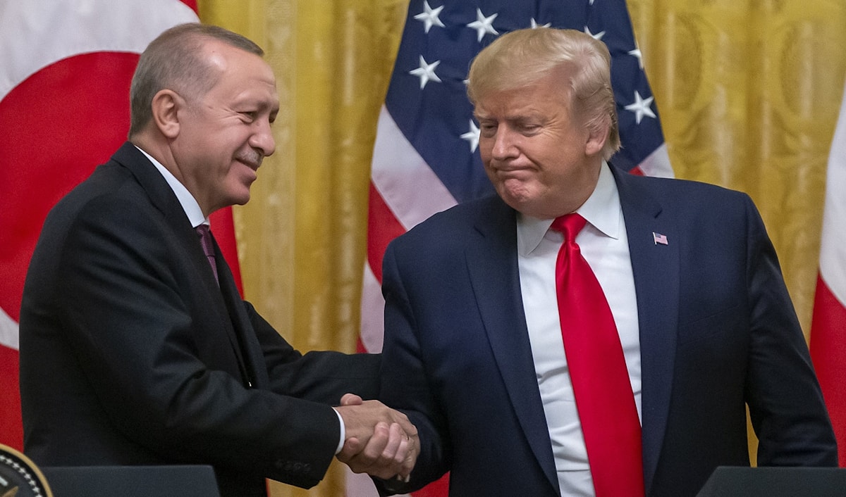 قال إردوغان، خلال اتصال مع ترامب، إن أنقرة «تبذل جهوداً لحماية وحدة الأراضي السورية» (من الويب)