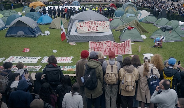 يُقدّم وثائقي «المخيّمات» رؤيةً تستهدف الجمهور الأكثر عرضةً للتأثّر بالرواية الغربية حول الصراع