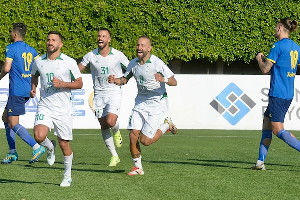 ألحق الأنصار بالصفاء الخسارة الأولى هذا الموسم (طلال سلمان)