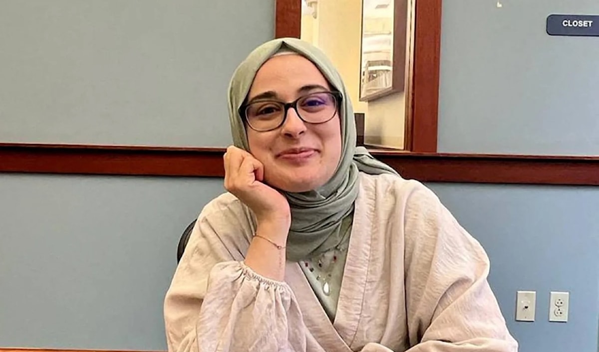 قال القاضي  إنّه يجب إطلاق طالبة الدكتوراه في جامعة «Tufts»، روميسا أوزتورك، «فوراً» (من الويب)