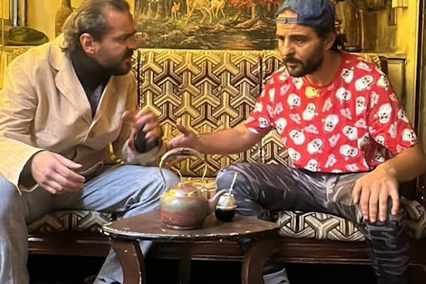 من عرض «كل عارٍ وأنتم بخير»