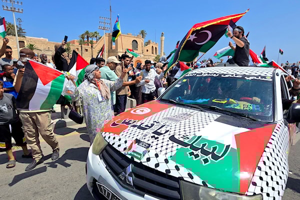 دخلت «قافلة الصمود» صباح اليوم إلى العاصمة الليبية طرابلس (أ ف ب)