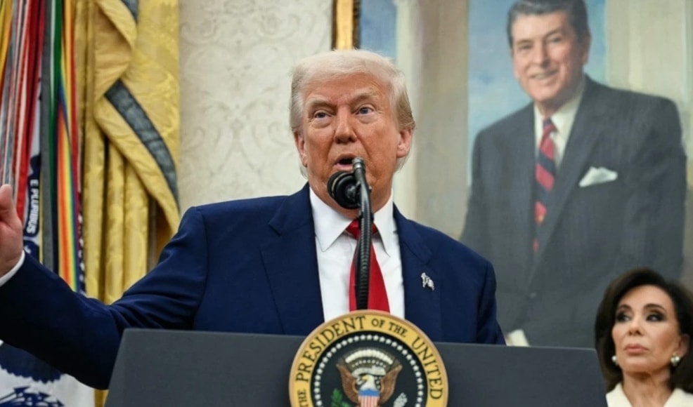 اعتبر البيت الأبيض أن المسؤولين الديمقراطيين في كاليفورنيا «فشلوا في أداء واجباتهم» (أ ف ب)