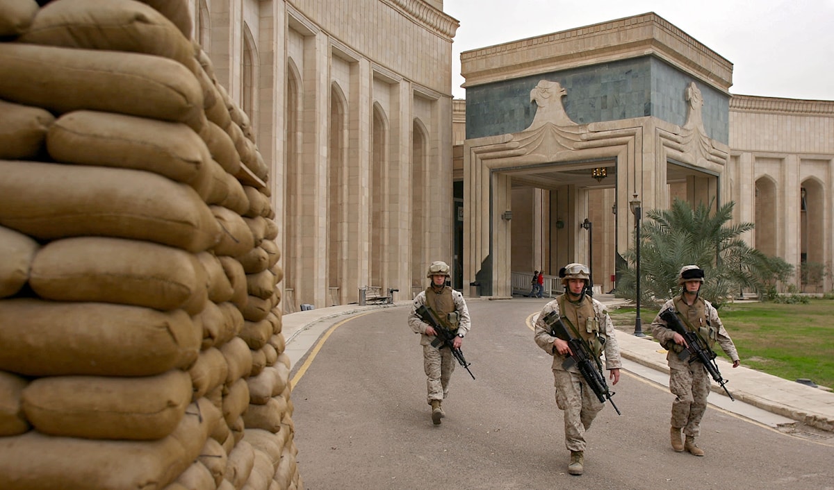 تُجري وزارة الخارجية الأميركية عملية مغادرة منظمة للسفارتها في بغداد (من الويب)