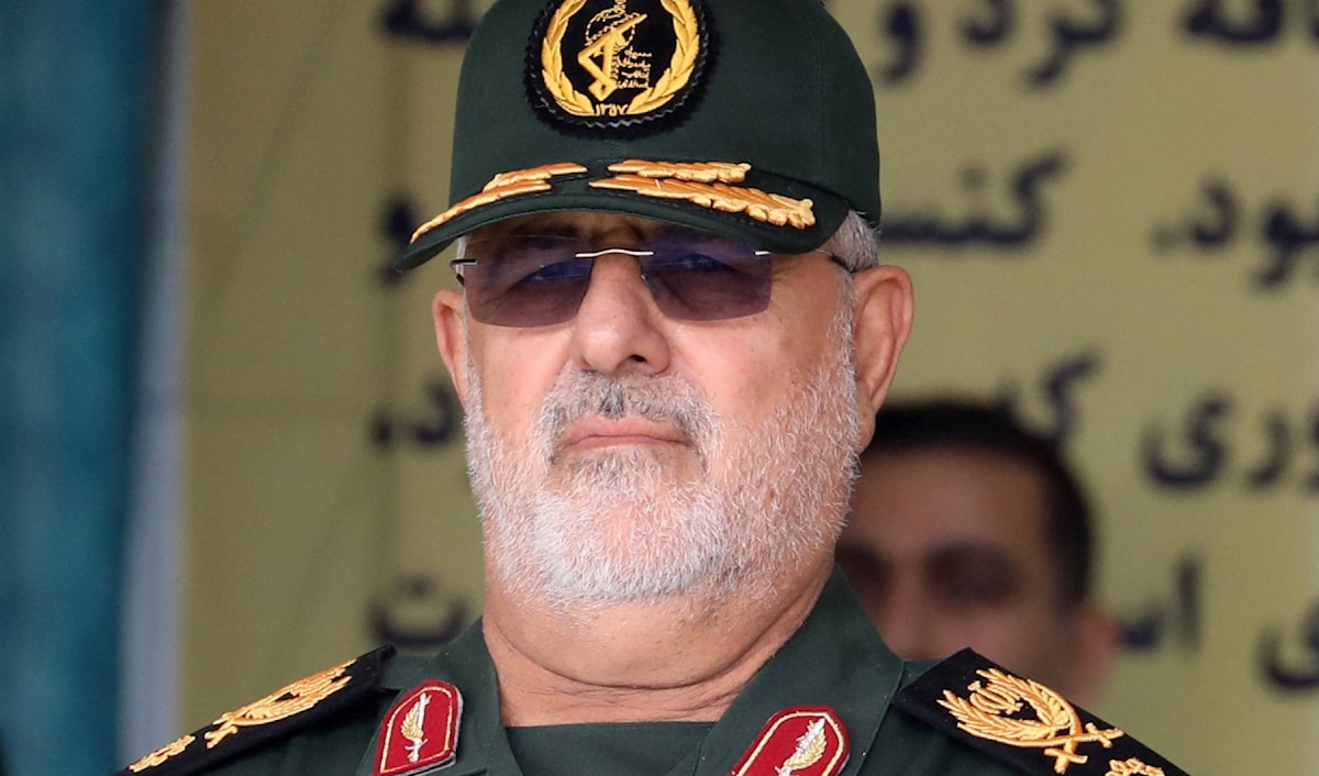 تعهّد باكبور بالعمل على الاقتصاص «لدماء القادة، والعلماء، والشعب الذي روى الأرض بدمائه» (أ ف ب)