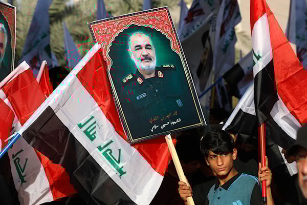 الفصائل وإبقاء الأزمة في مستوى «الردع السياسي» (أ ف ب)