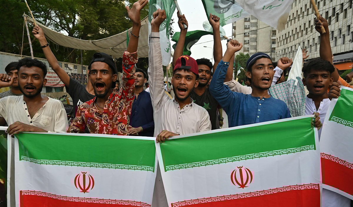 صادق مجلس الشيوخ الباكستاني، بالإجماع، على مشروع قرار يرمي إلى «دعم إيران في مواجهة التهديدات الإسرائيلية» (أ ف ب)