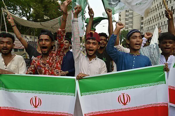 صادق مجلس الشيوخ الباكستاني، بالإجماع، على مشروع قرار يرمي إلى «دعم إيران في مواجهة التهديدات الإسرائيلية» (أ ف ب)