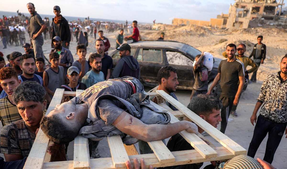 استشهاد 30 فلسطينياً بنيران جيش الاحتلال الإسرائيلي (أ ف ب)