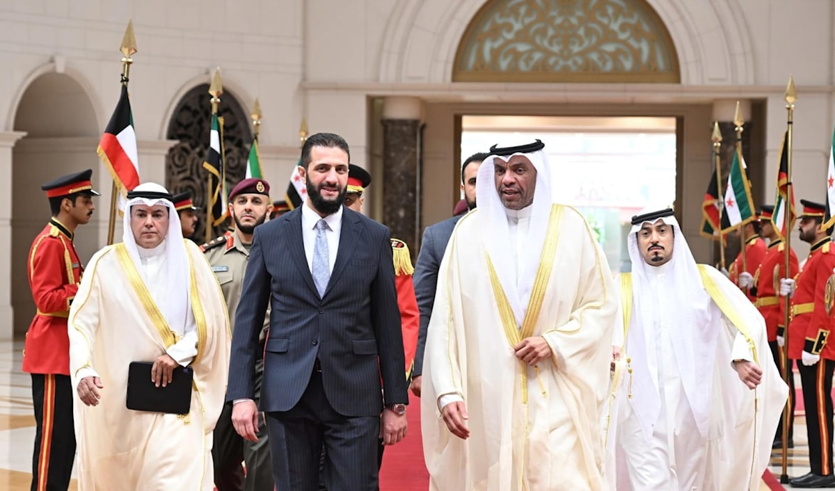 وزير الخارجية الكويتي عبد الله اليحيا خلال استقبال الشرع (من الويب)