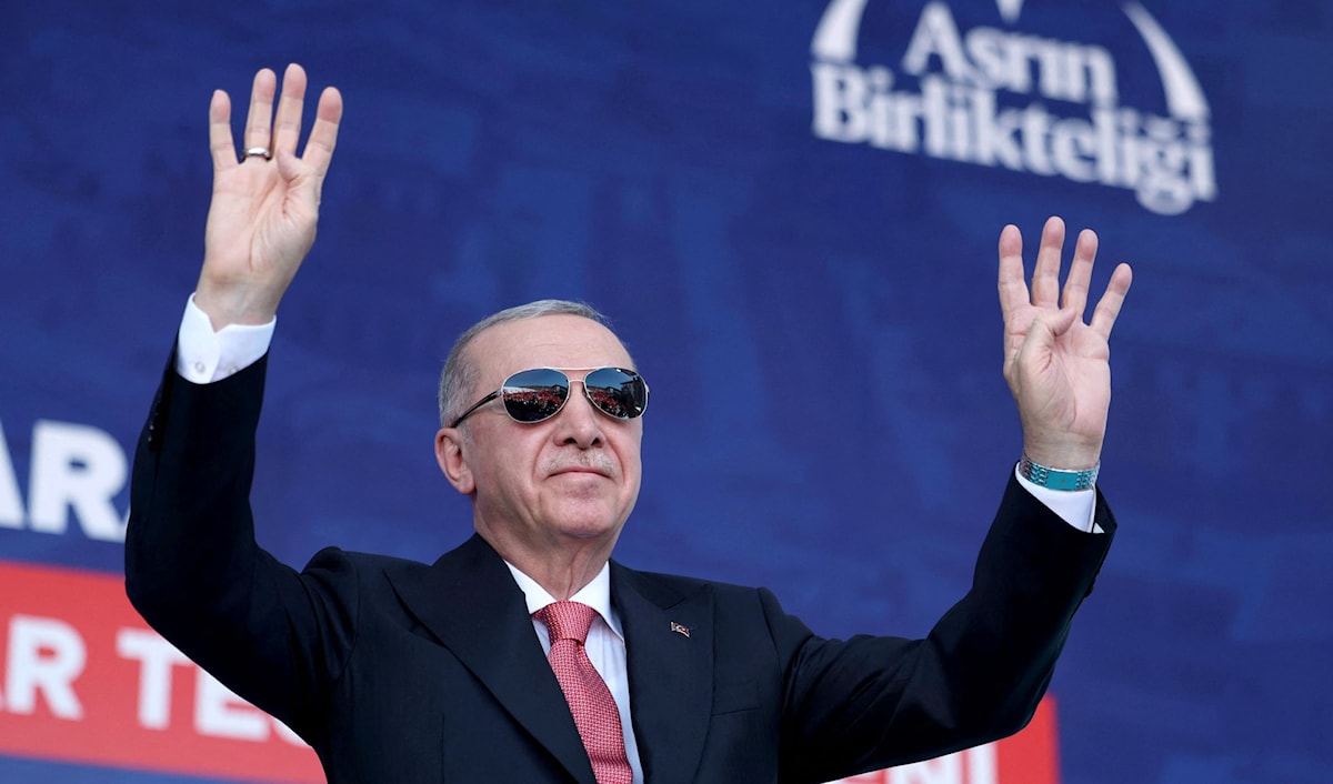 إردوغان: من الضروري رفع اليد عن الزناد قبل وقوع المزيد من الدمار (أ ف ب)