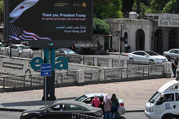 جاء إنهاء وجود الفصائل الفلسطينية بعد ضغوط متواصلة فرضتها السلطات الانتقالية على تحركات قيادات الفصائل وأعضائها (أ ف ب)