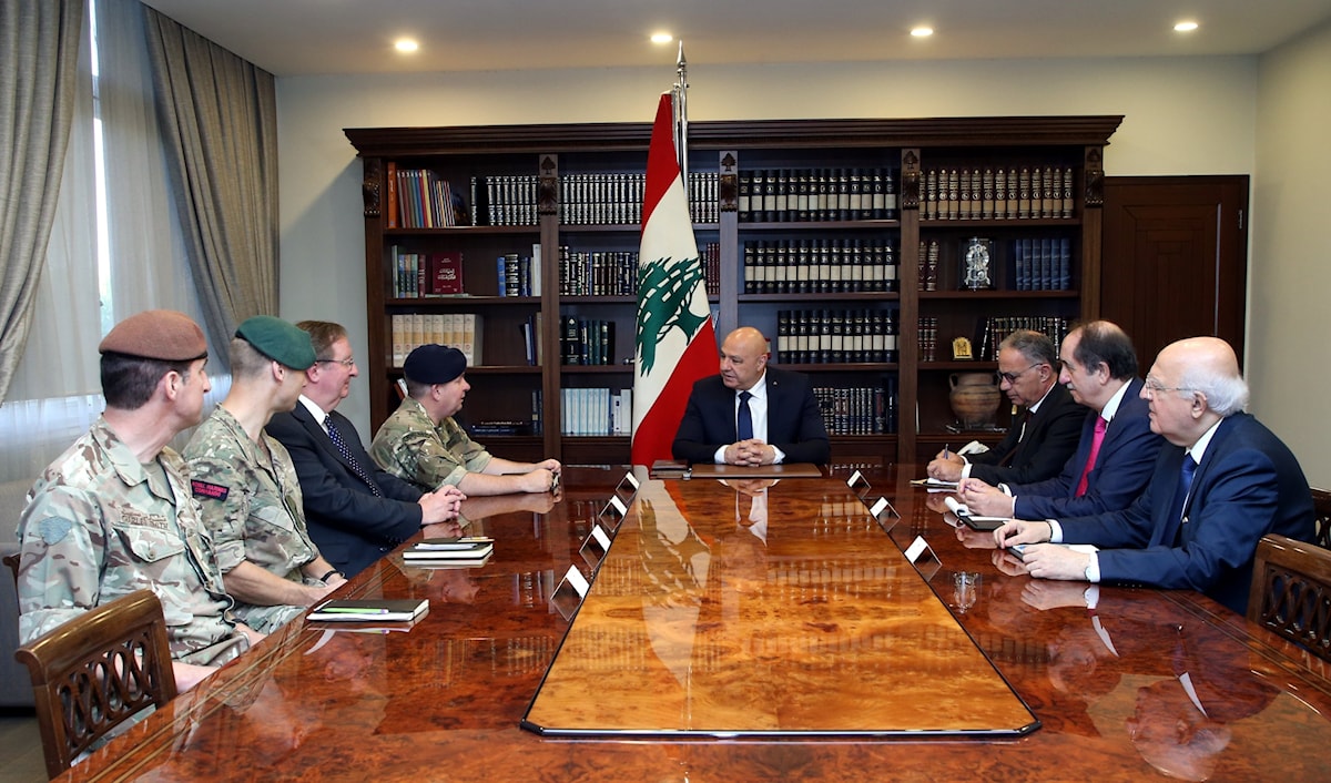 اعتبر عون أن الاحتلال الإسرائيلي للتلال الخمس يعرقل انتشار الجيش (من الويب)
