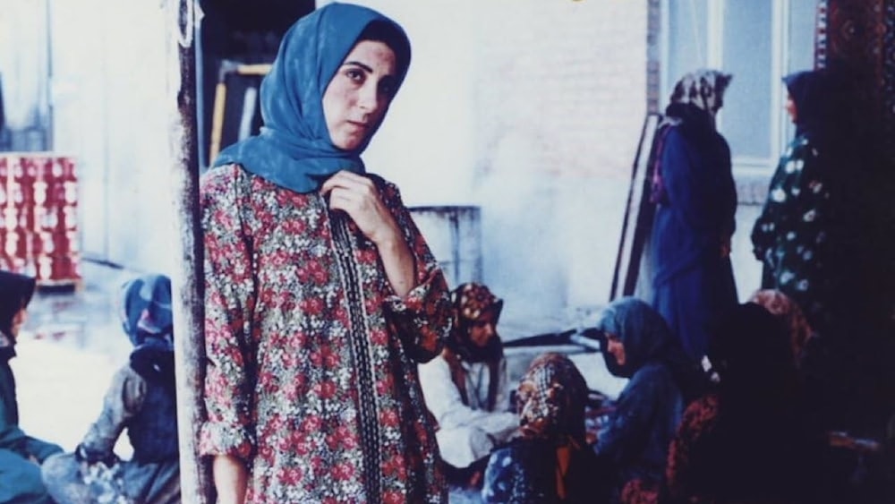من فيلم &laquo;أطهر&raquo; (The Blue Veiled)