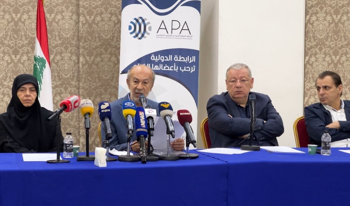 طالبت الرابطة الأعضاء والنخب العربية والإسلامية والعالمية بالتضامن مع إيران ومساندتها