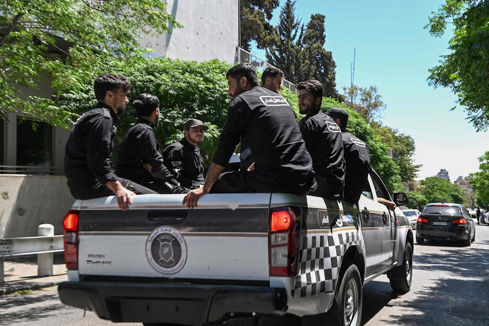 قال وزير الداخلية السوري إنّ هناك محاولات مستمرة لزعزعة الأمن في الساحل (أ ف ب)