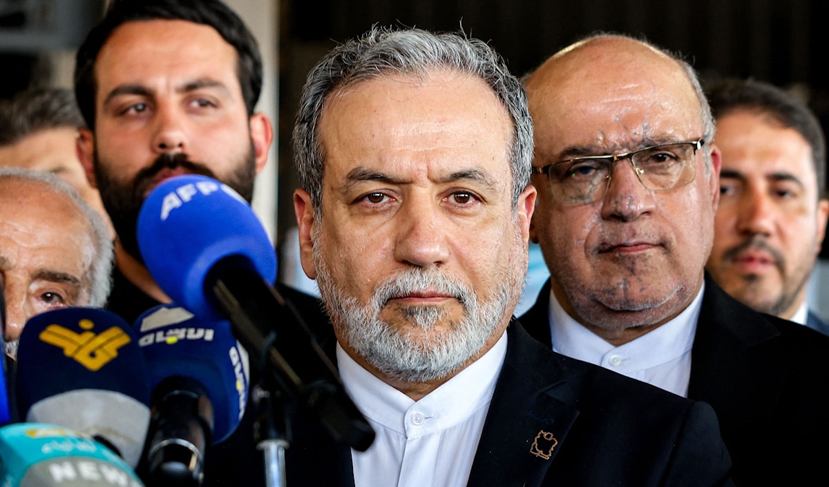عراقجي: بدلاً من التفاعل بحسن نية يختار الثلاثي الأوروبي التصرف الخبيث ضد إيران (أ ف ب)