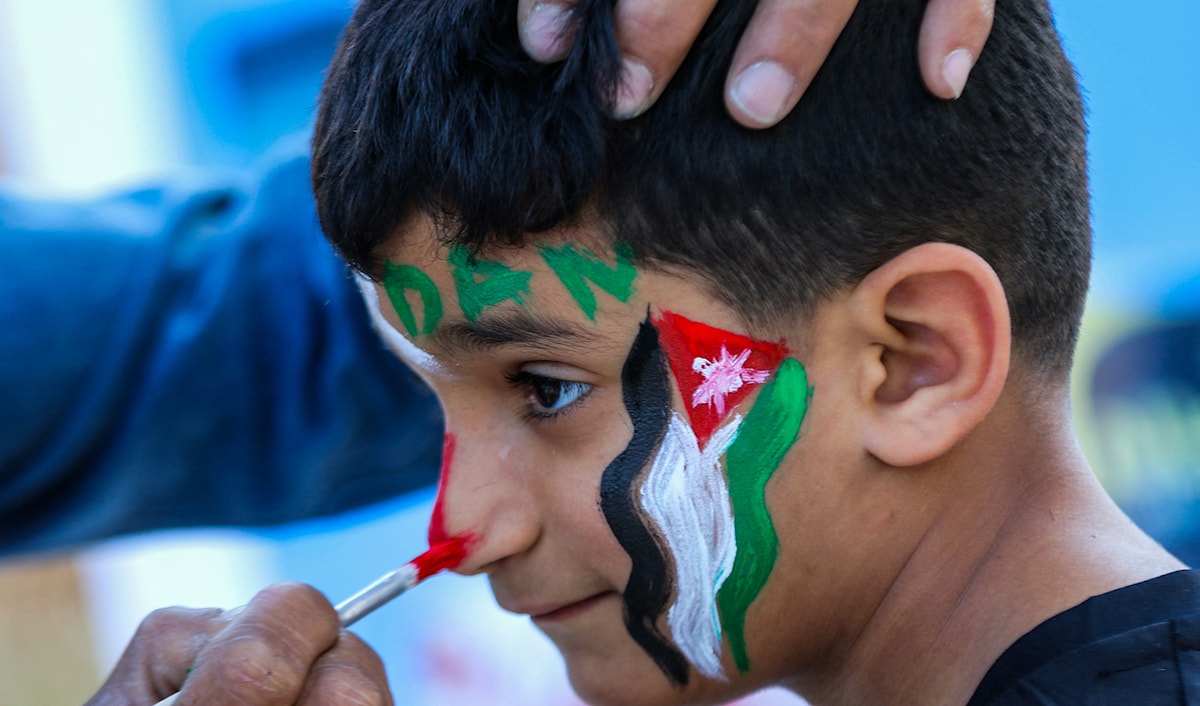 سيحتفل الجمهور الأردني بتأهّل منتخبه إلى كأس العالم 2026 (أ ف ب)