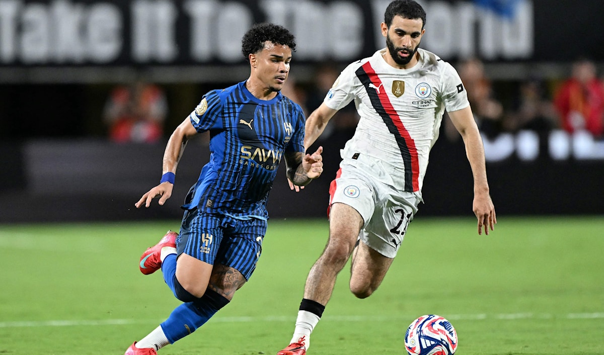 حققَ الهلال السعودي مفاجأة مدويّة بفوزه على مانشستر سيتي الإنكليزي 4-3 بعد التمديد.