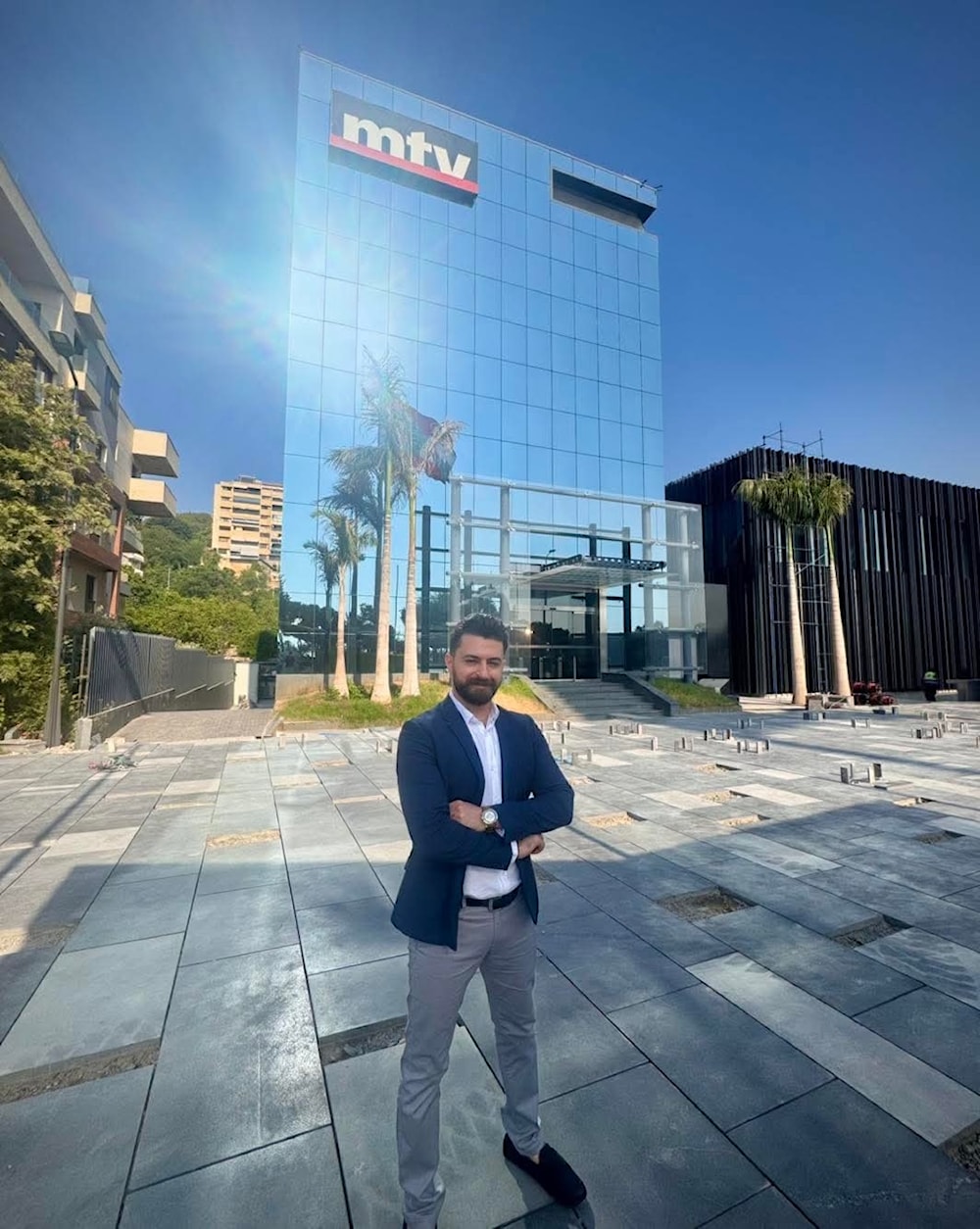 المذيع السوري ورد سباغ من أمام مينى mtv