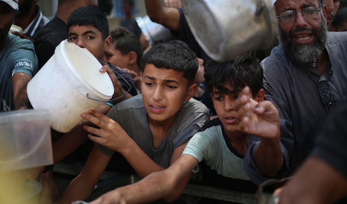 مجوّعون يستشهدون اختناقاً في «مصائد الموت» (فرانس برس)