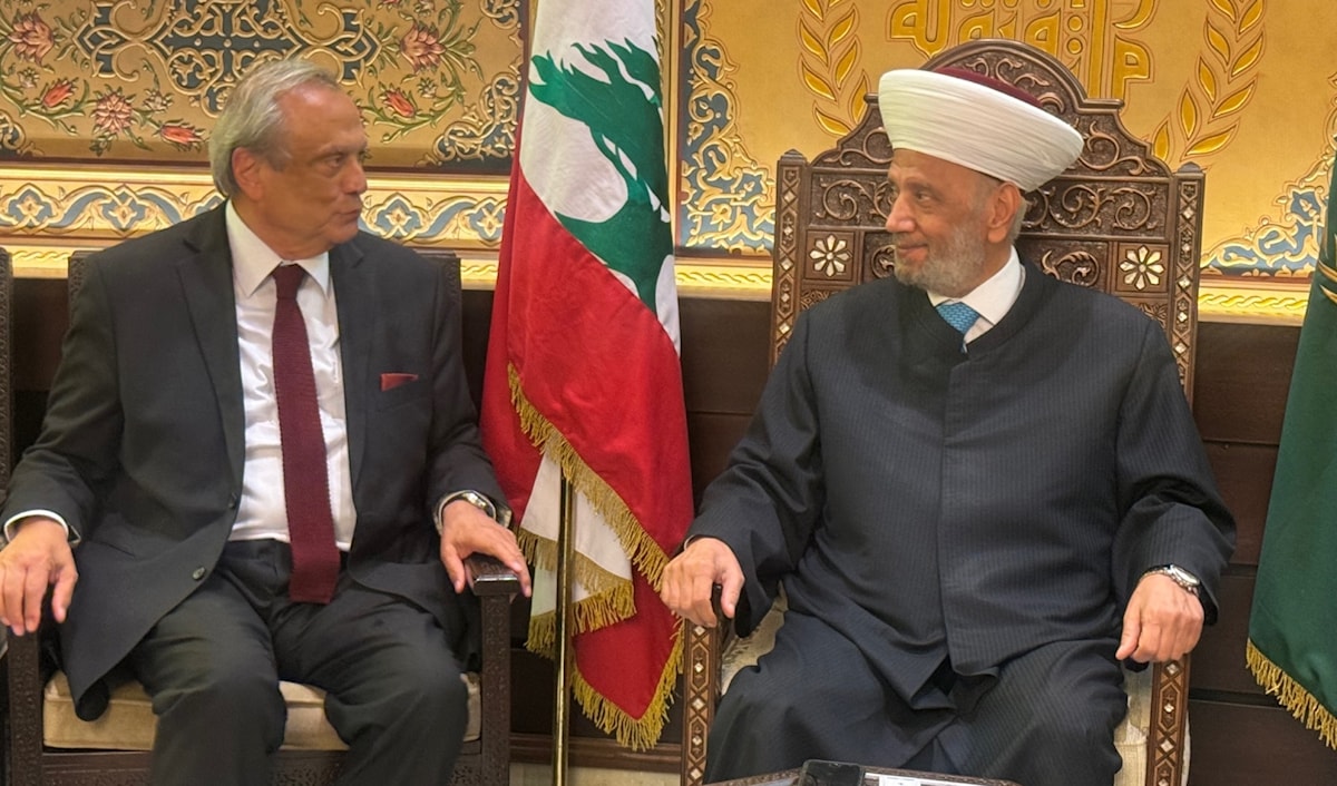 المدير العام لـ«مصرف الإسكان» أنطوان حبيب خلال زيارته مفتي الجمهورية (دار الفتوى)