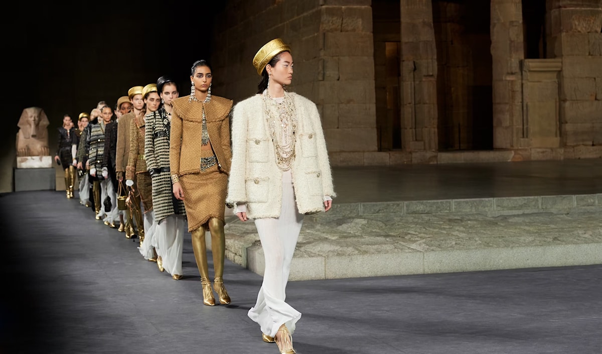 مجموعة Métiers d'Art في نيويورك عام 2018 داخل متحف «متروبوليتان للفنون»