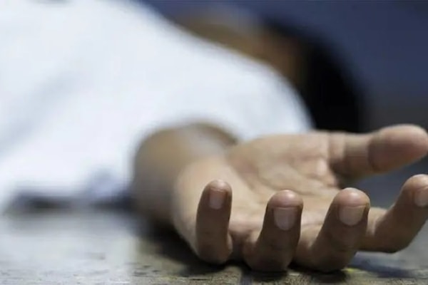 عُثر على المغدور جثة، متعرضاً للضرب على رأسه من آلة حادة (من الويب)