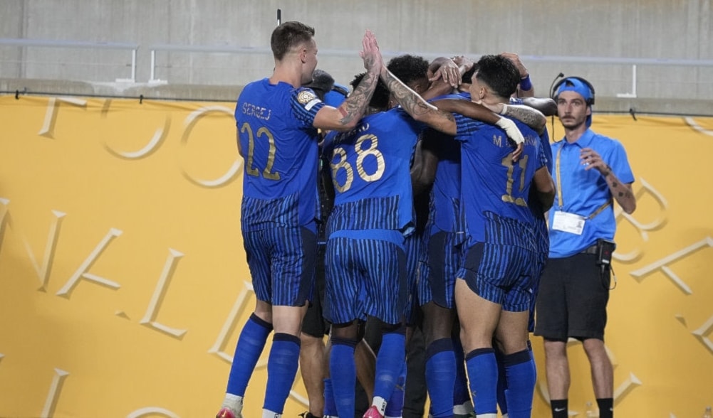 أعلنَ الاتحاد السعودي تلقّيه بيان اعتذار الهلال ومباشرته «اتخاذ الإجراءات اللازمة وفقاً للأنظمة واللوائح ذات الصلة».
