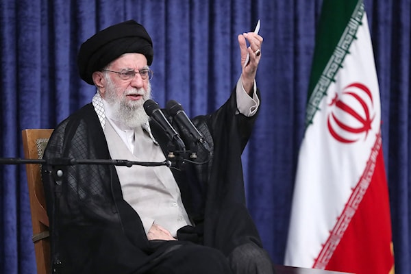 طهران تسعى لترميم قوتها الدفاعية، وتحديداً في أنظمة الدفاع الجوي والمقاتلات المتطوّرة (أ ف ب)