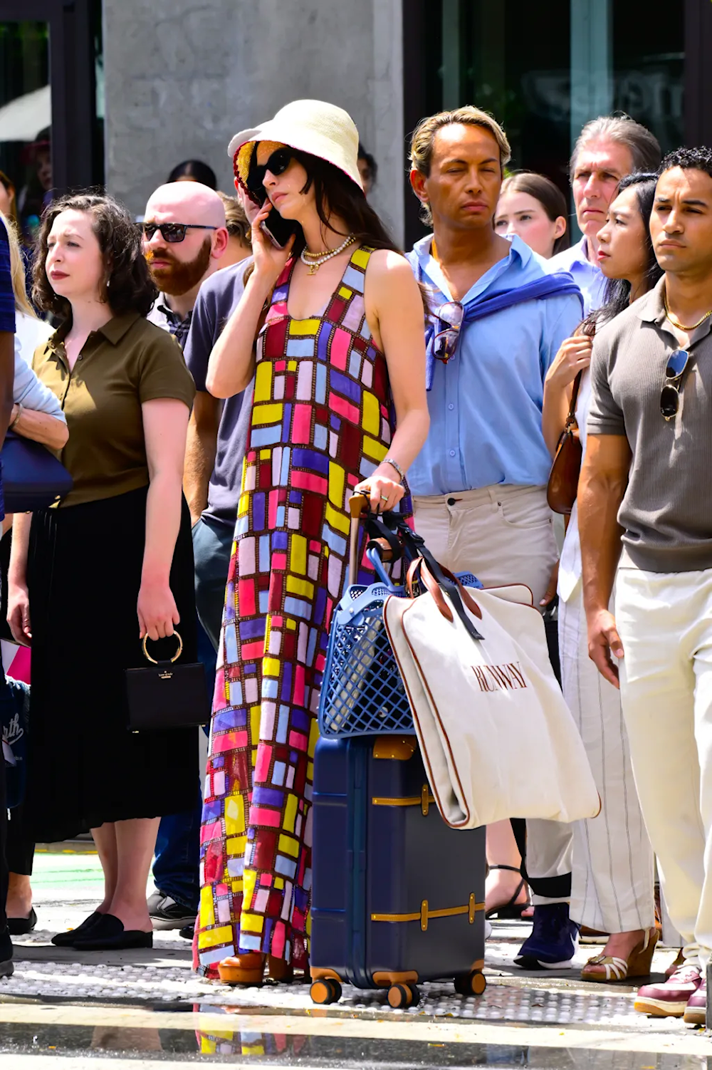 فستان هاثاوي يذكّرنا بـMondrian Dress الشهير