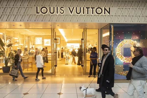 انخفضت إيرادات LVMH بنسبة 9% في الربع الثاني من العام