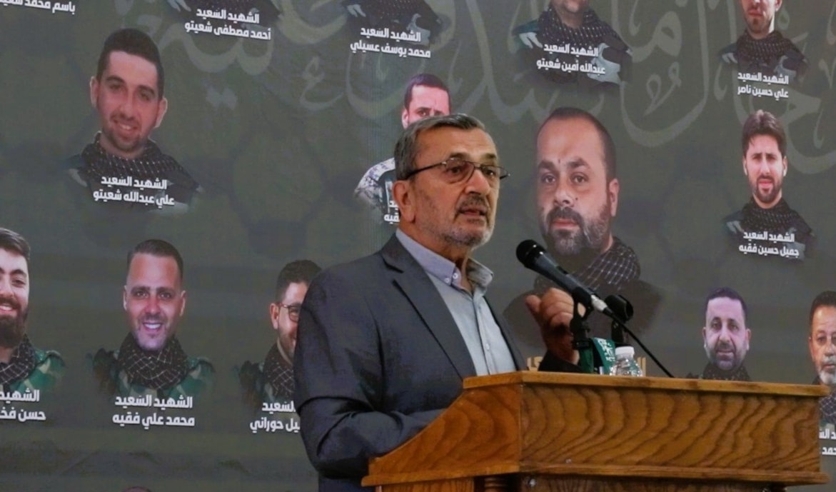 عز الدين متحدثاً في الطيري (من الويب)