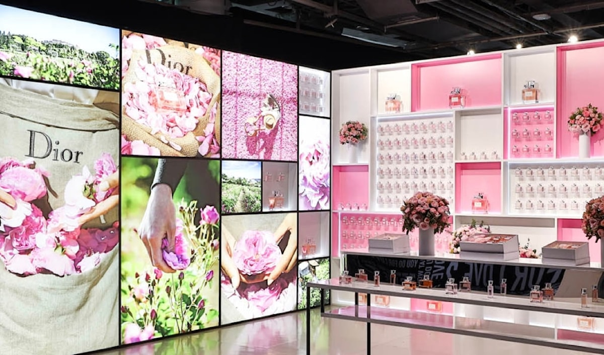 معرض Miss Dior تجربة متعددة الأبعاد تحتفي بتمكين المرأة