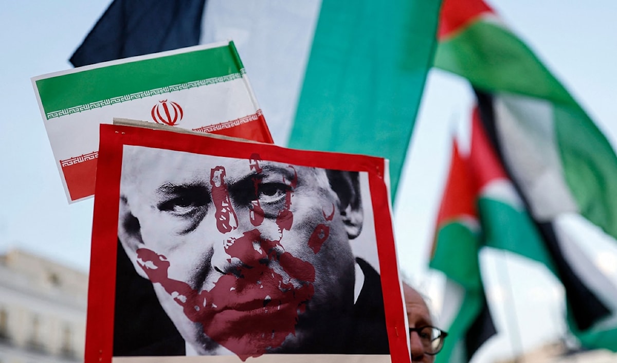 (أ ف ب) سدّدت إسرائيل سهامها نحو القادة الذين اعتبرتهم مسؤولين عن إذلالها، وفي طليعتهم قادة الحرس الثوري
