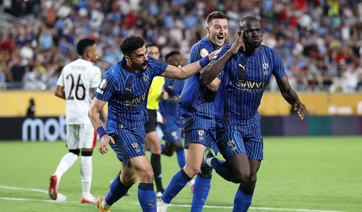كان من المتوقّع أن ينتهي مشوار الهلال عند الدور ربع النهائي (أ ف ب)
