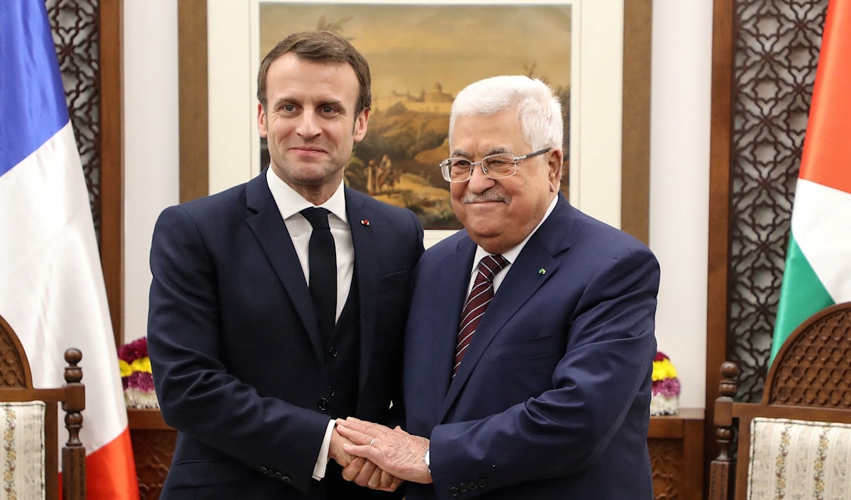 من شأن قرار عباس، في حال تنفيذه، أن يرخي بتداعيات وخيمة على الساحة الفلسطينية (أ ف ب)